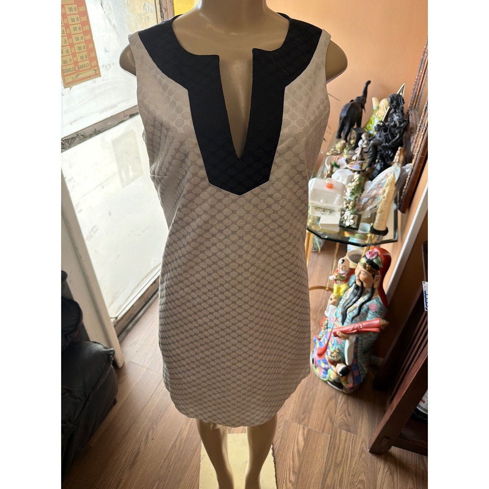 Michael Michael Kors White Black Geometric Jacquard Split V-Neck Shift Dress 8 - Picture 7 of 7